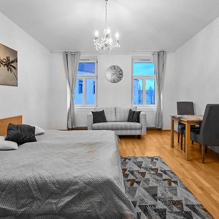 Three-Bedroom, Three King-Size Bed Retreat Vienna Exterior photo