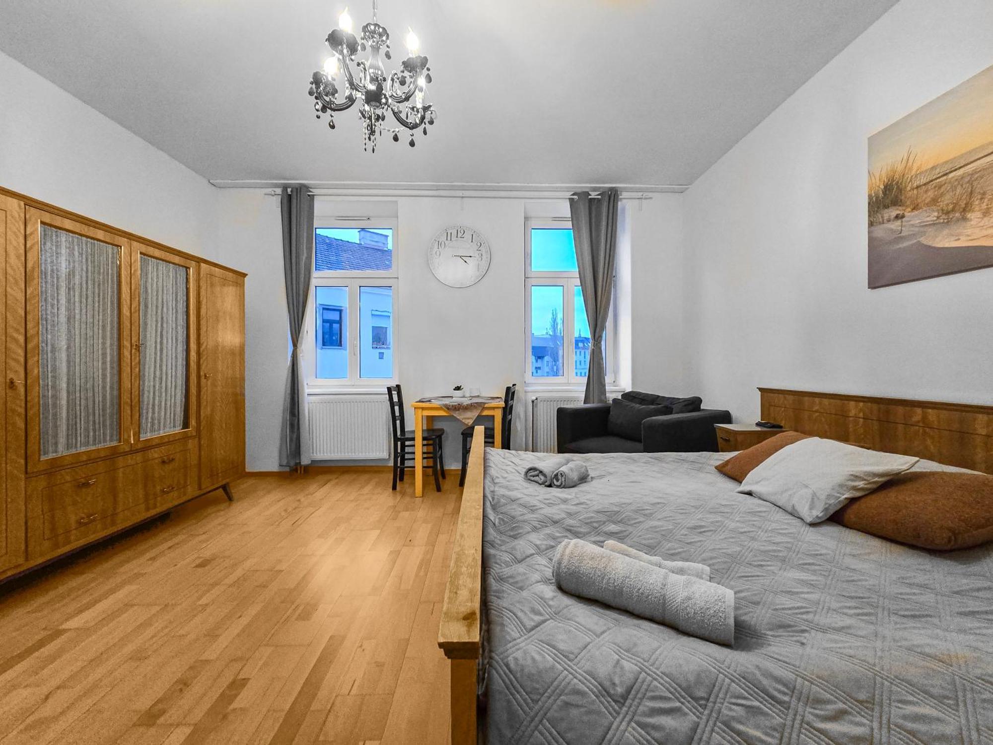 Three-Bedroom, Three King-Size Bed Retreat Vienna Exterior photo